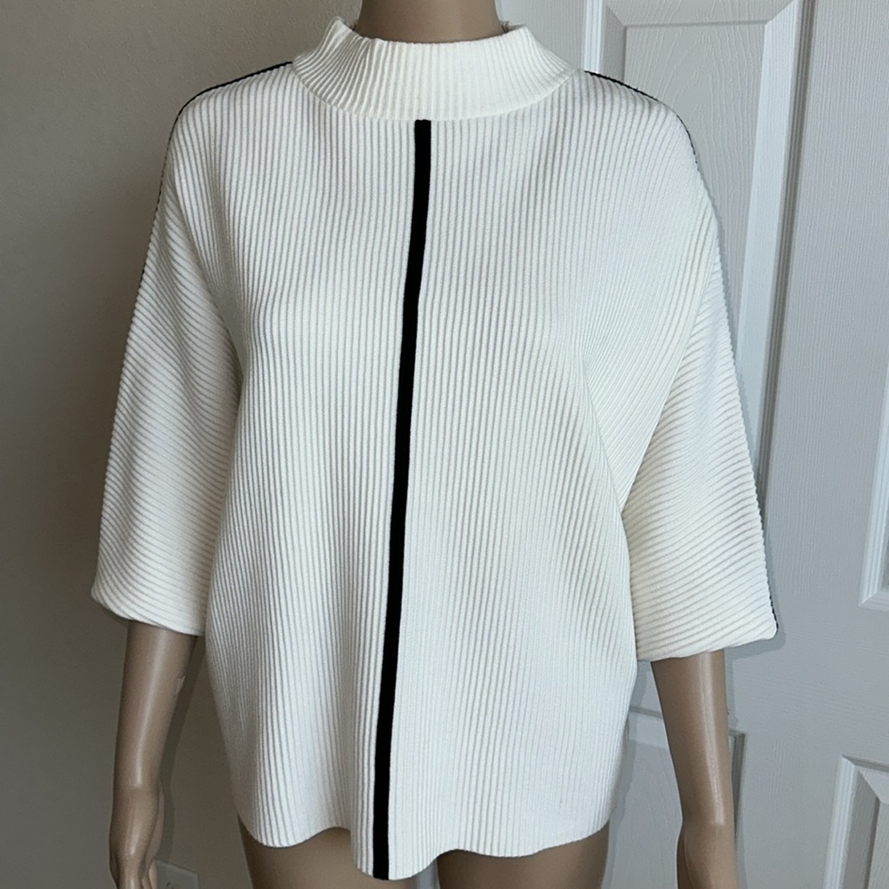 NWT Philosophy White Sweater with Black Detailing Zs.L - Picture 2 of 14